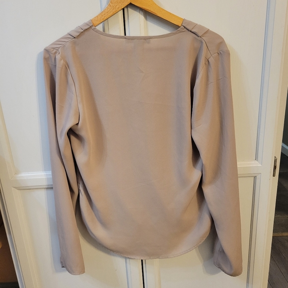 ✨️3 for $15✨️Streetwear society breezy long sleeve faux wrap top - Size Large - Picture 3 of 7
